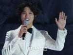 White suits Baeksang Arts Awards 2018 (2)