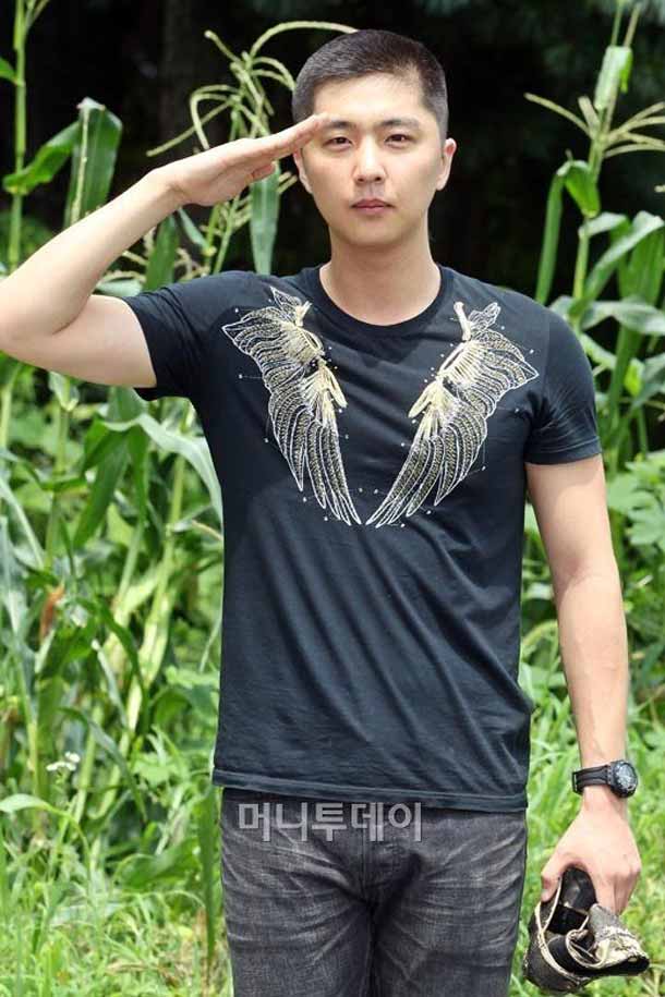 ชินดงอุค เกณฑ์ทหาร